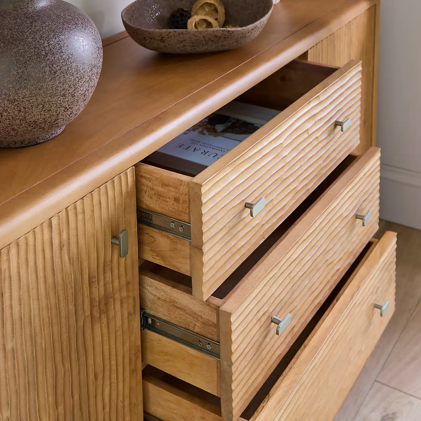 Artisan Carve – Solid Mango Wood Sideboard (145 cm, 2 Door)