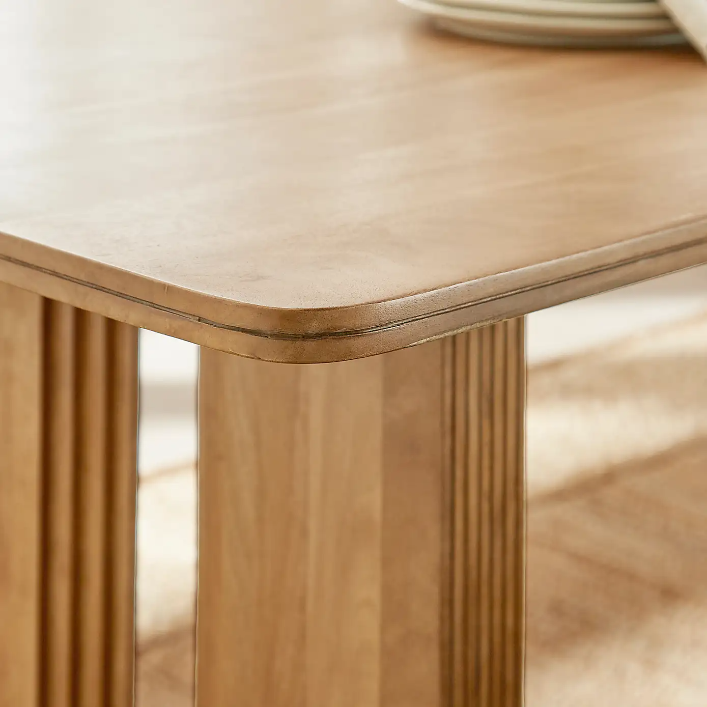 Linea Minimal Dining Table — alternate view