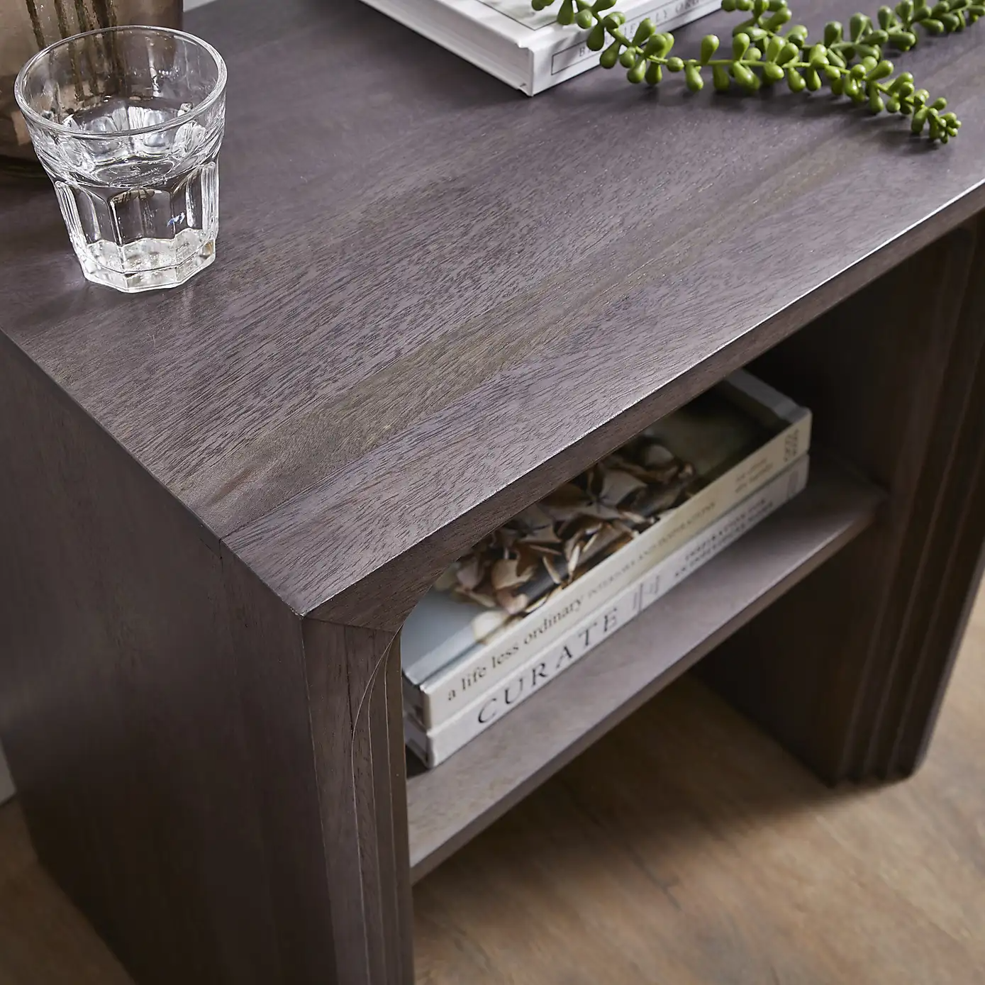 Linea Minimal Bedside Table
