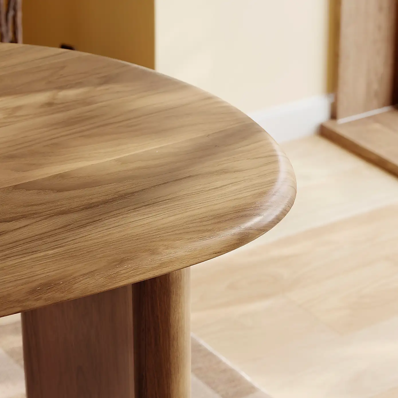 Arco Curve Dining Table
